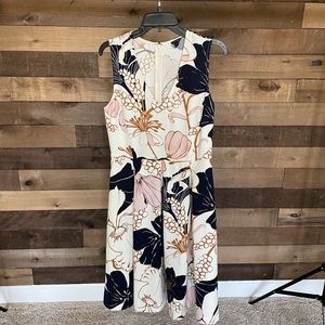 Ann Taylor flowered dress, like new, size 6.